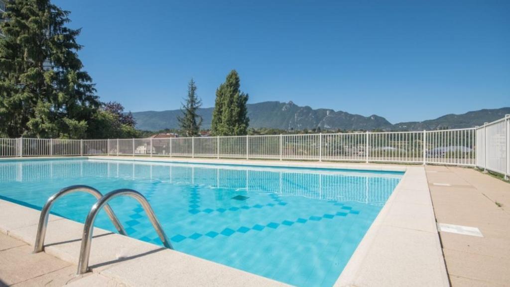 Moderne,parking,piscine,tennis,terrasse. * Aix-les-Bains