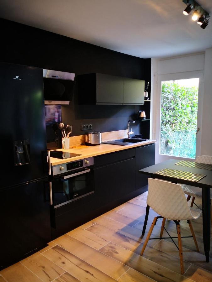 Moderne,parking,piscine,tennis,terrasse. *